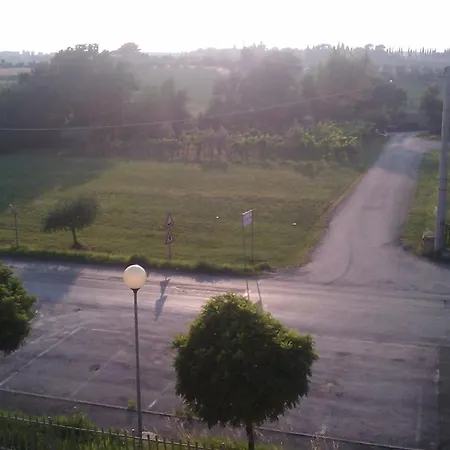 公寓 Montecchio Di
